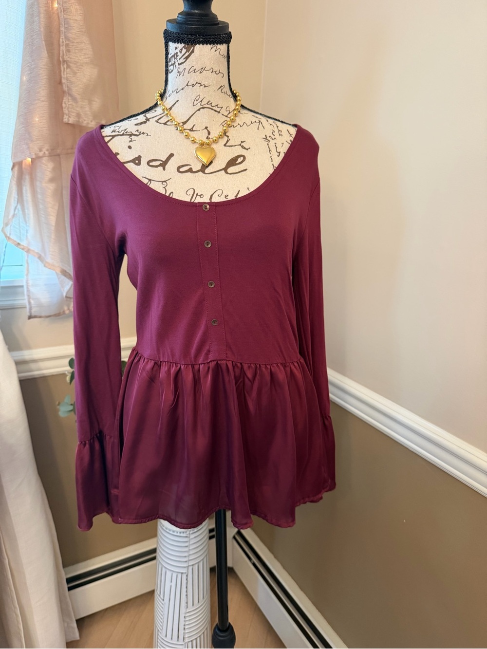 Masseys Burgundy Babydoll Peplum Top Bell Sleeve Small